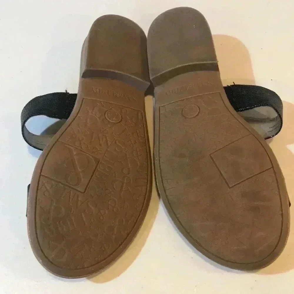 Sam & Libby Black Slip On Sandals with Faux Patent Leather Strap-Size 7.5